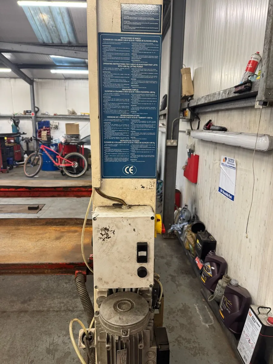 4 Post lift - Image 3