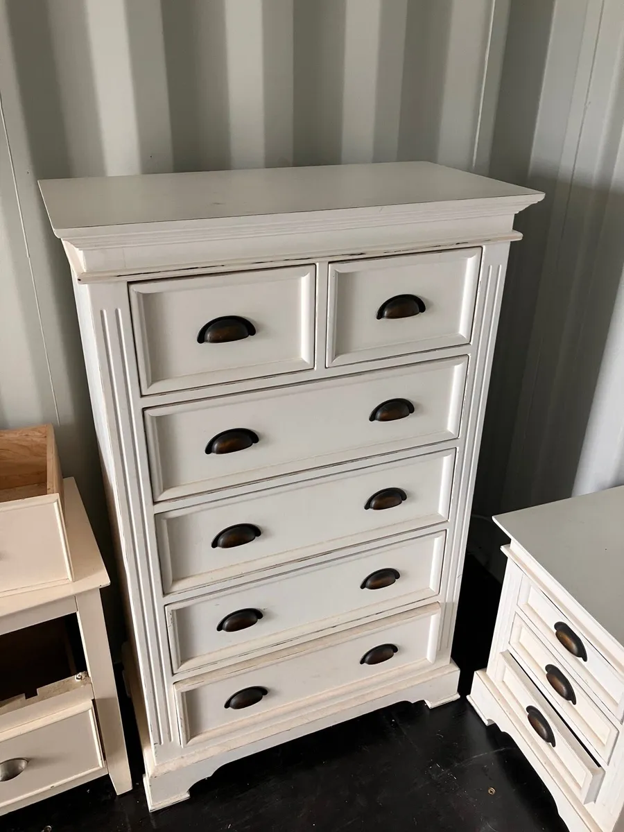 Bedroom Set - Dresser and 2 Side Drawers - Image 1