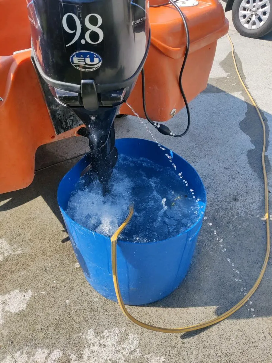 2009 Tohatsu 9.8 4stroke /L/S . - Image 1