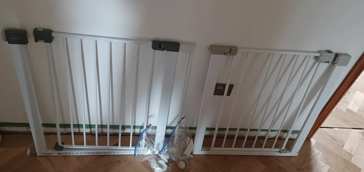 Safety 1st stair gates x2 - Image 2