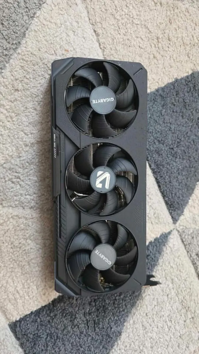 AMD Radeon RX 9070 XT Gigabyte gaming OC - Image 2