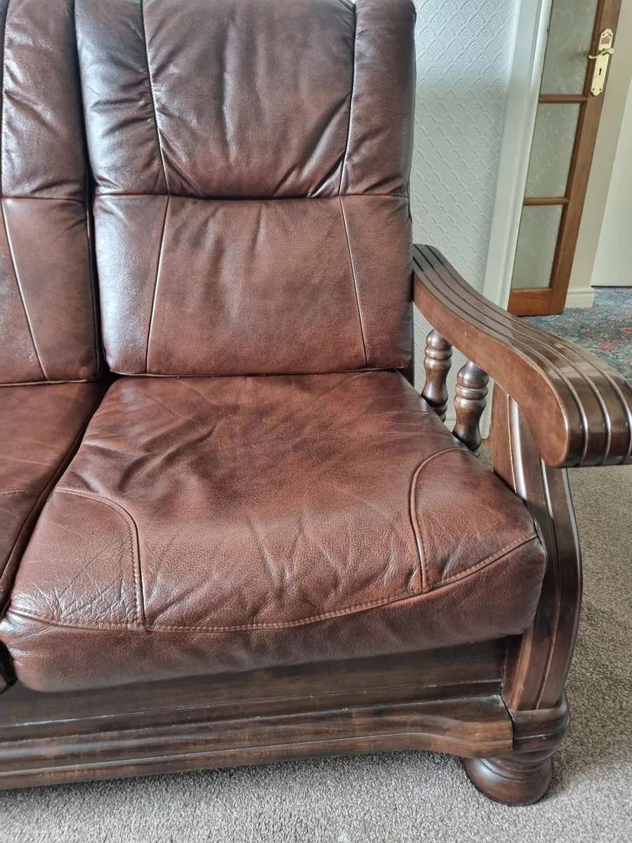 Leather couches mahogony wood - Image 3