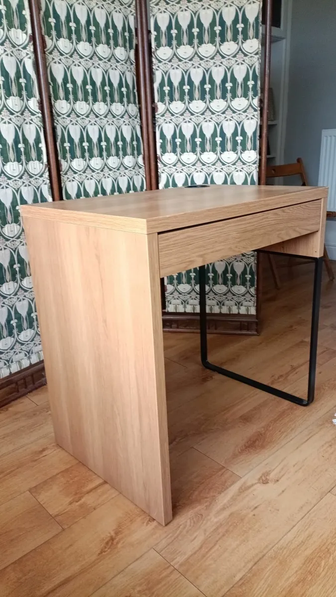 desk - Image 1