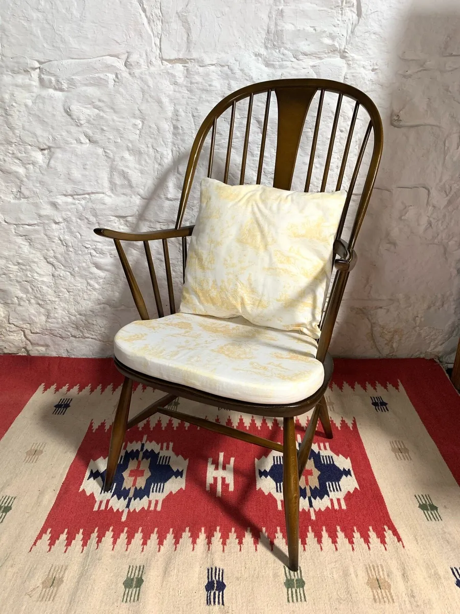 Ercol model 472 chairmakers chair. - Image 2