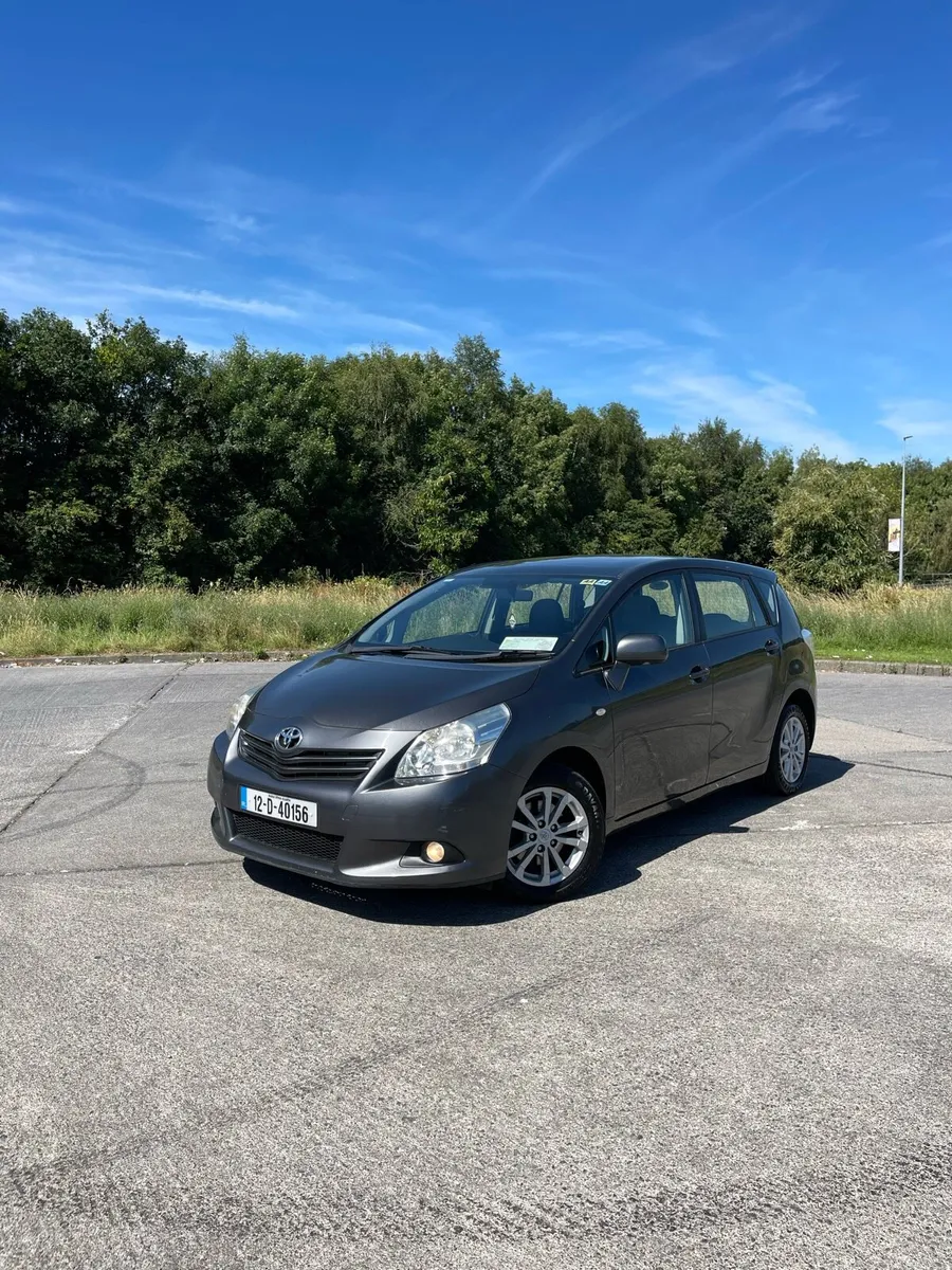 Toyota Verso / 7 seater / 1 owner IRISH CAR - Image 2