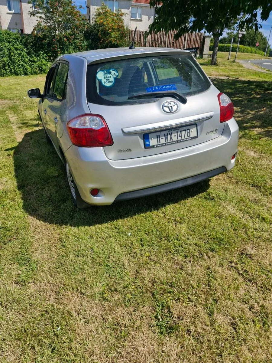 Toyota auris 2011 - Image 2