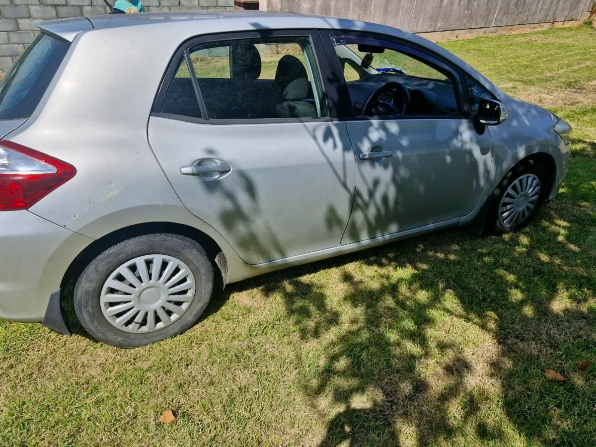 Toyota auris 2011 - Image 4