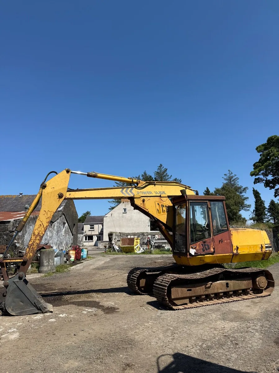 1985 JCB 814 Powerslide digger - Image 1