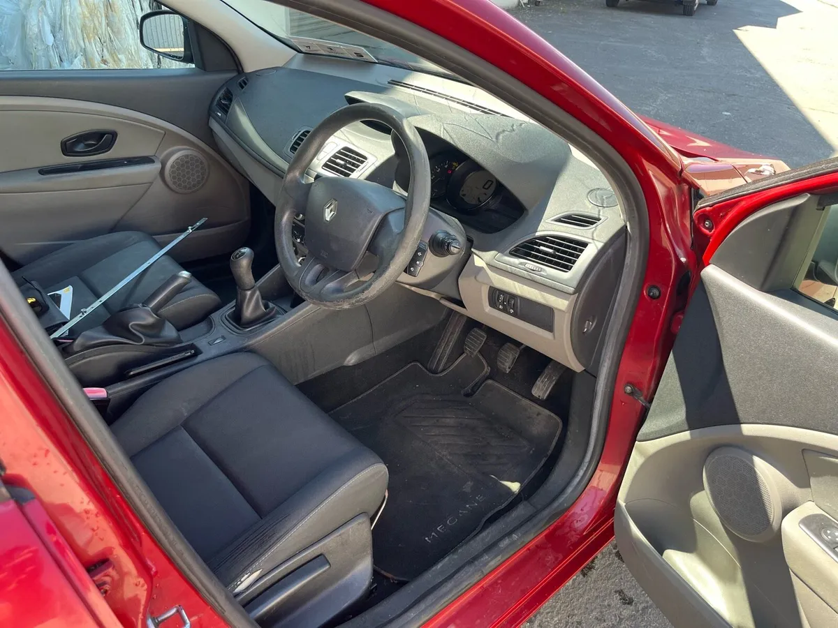 2010 renault megane 1.5 dci tax and tested - Image 3