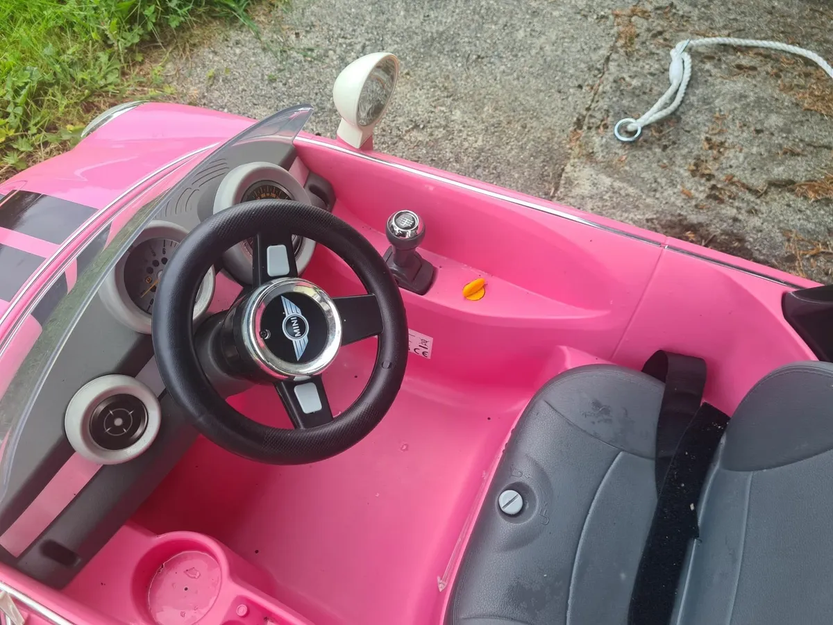 Pink toy car - Image 1