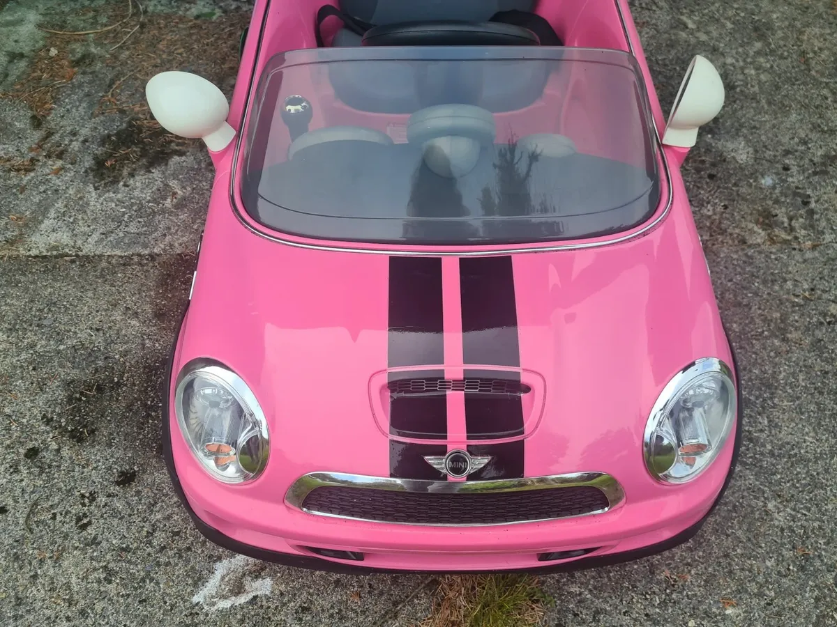 Pink toy car - Image 2