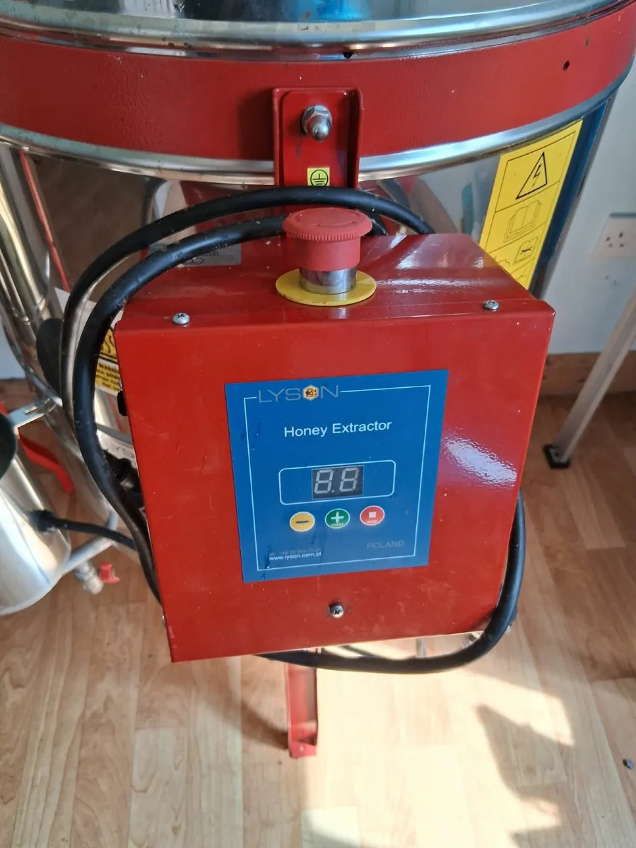 Beekeeping equipment & Bees - Image 4