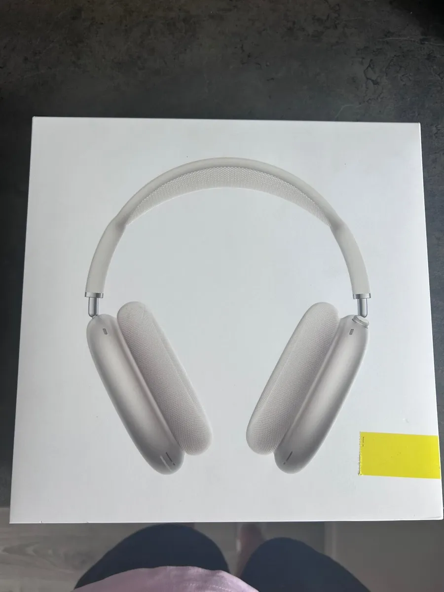 AirPod max - Image 1