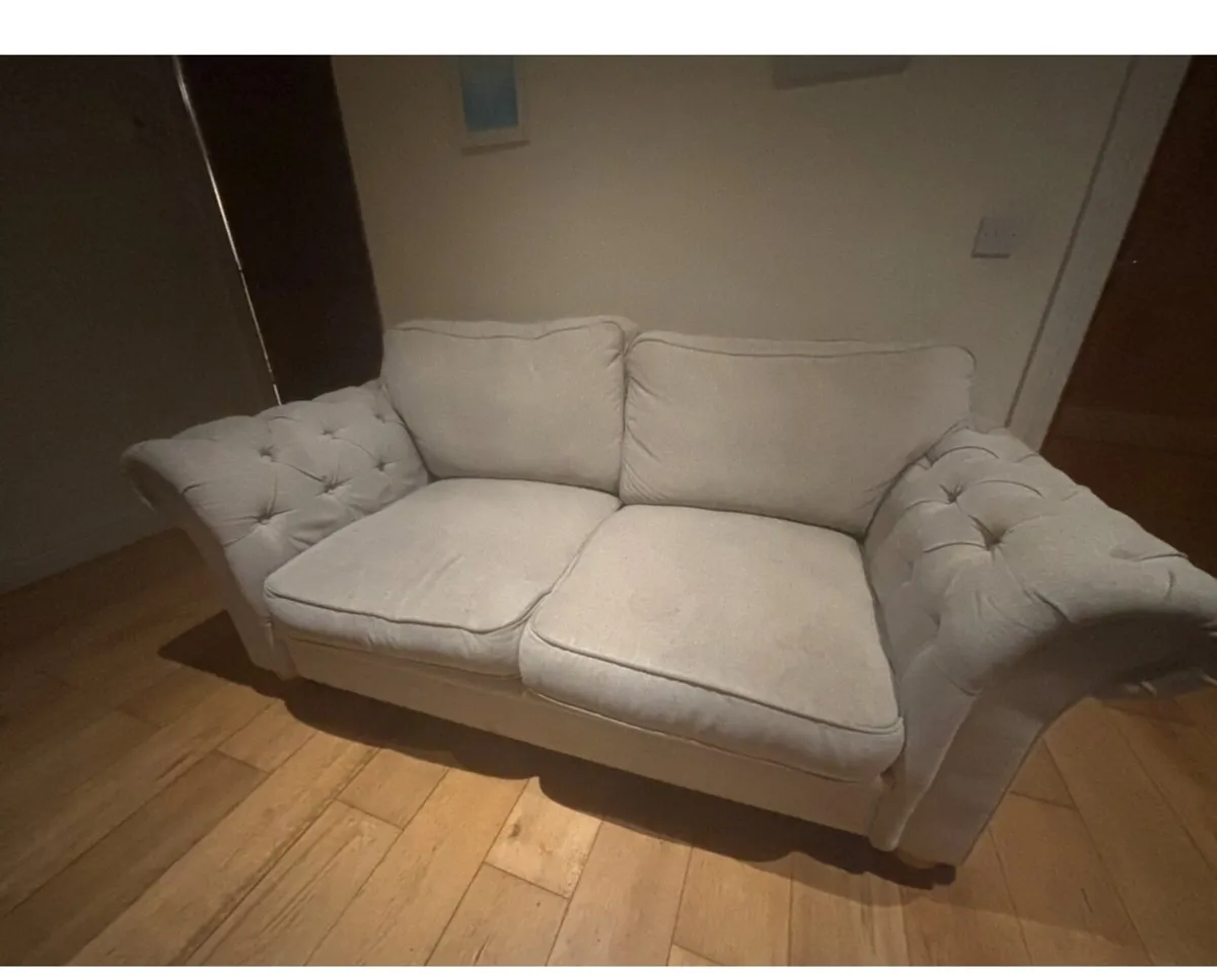 2 seater couch - Image 1