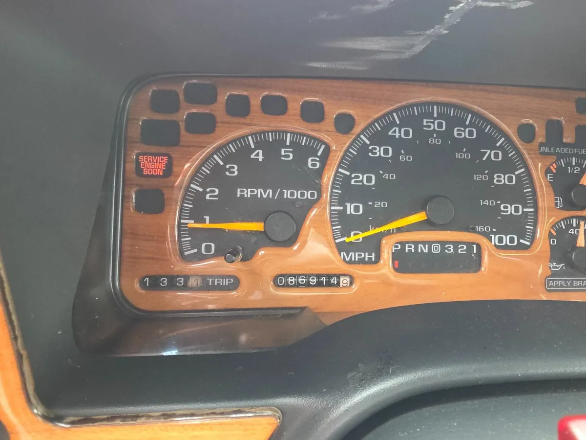 Chevrolet Silverado 1997, Crew Cab,pickup truck - Image 2
