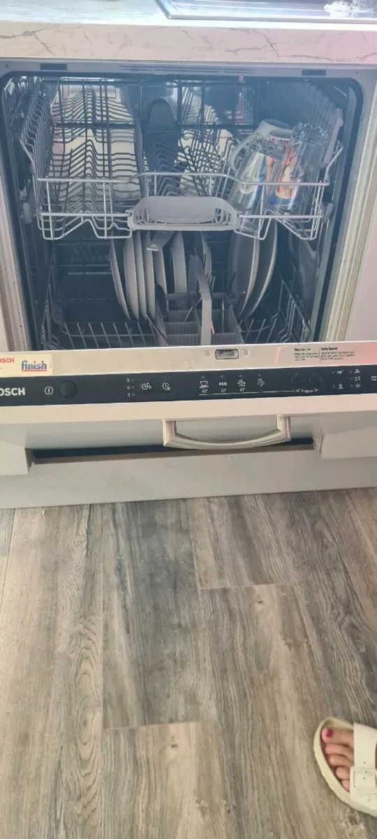 Kitchen with all Appliances - Image 4