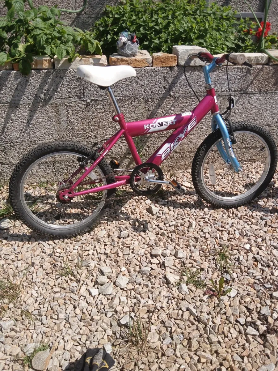 Konnekt Skye bicycle. - Image 1