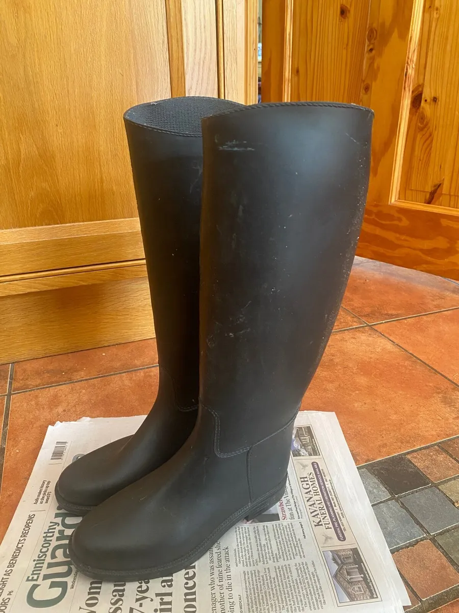 Horse riding boots