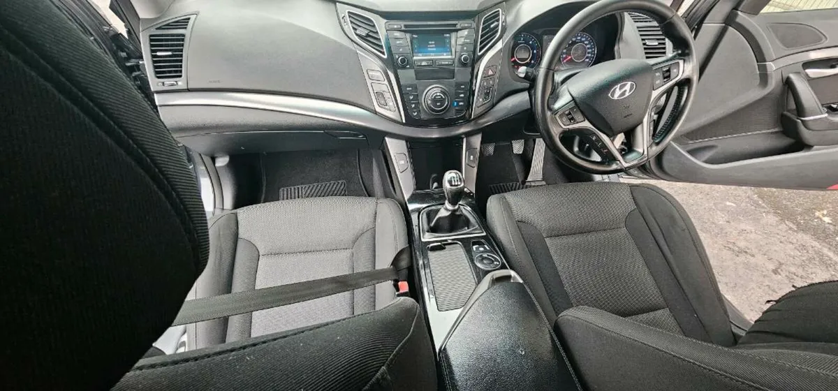 HYUNDAI i40 estet - Image 4