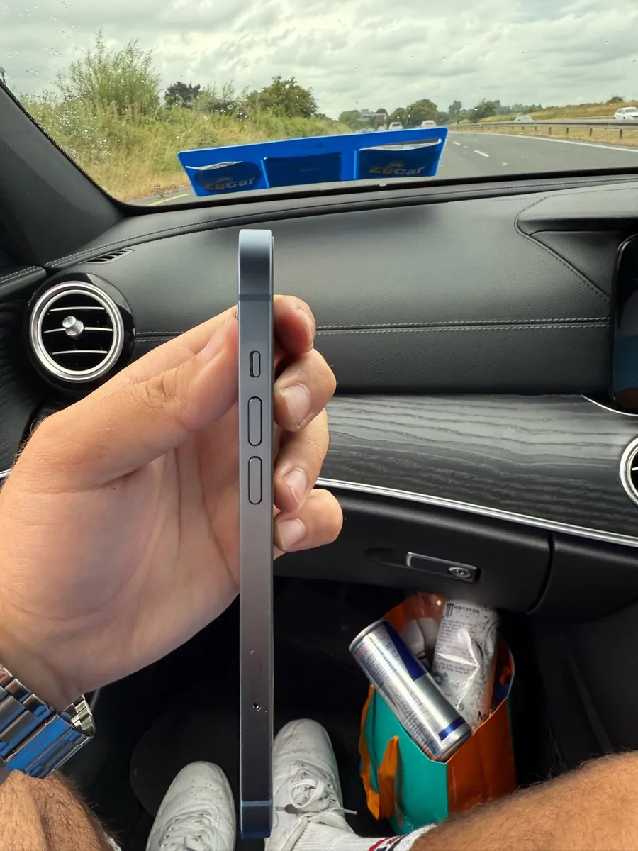 iPhone 14 Plus - Image 4