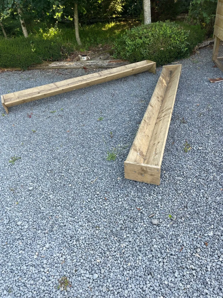 Wooden feeding troughs - Image 2
