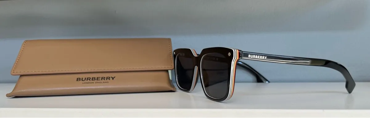 Burberry Carnaby sunglasses - Image 3