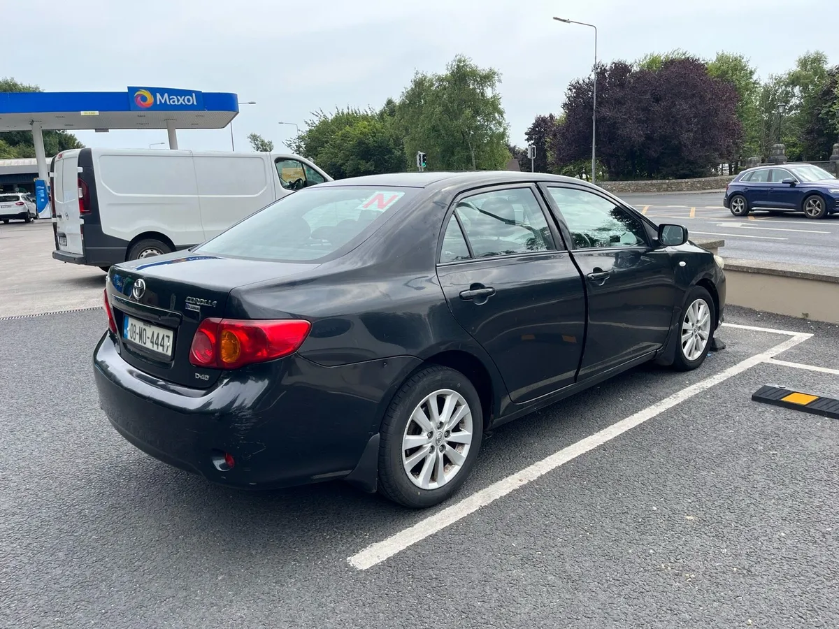 Toyota Corolla 1.4D with rear camera/multimedia - Image 1