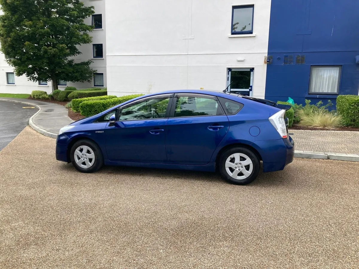 Toyota Prius 2011 - Image 3