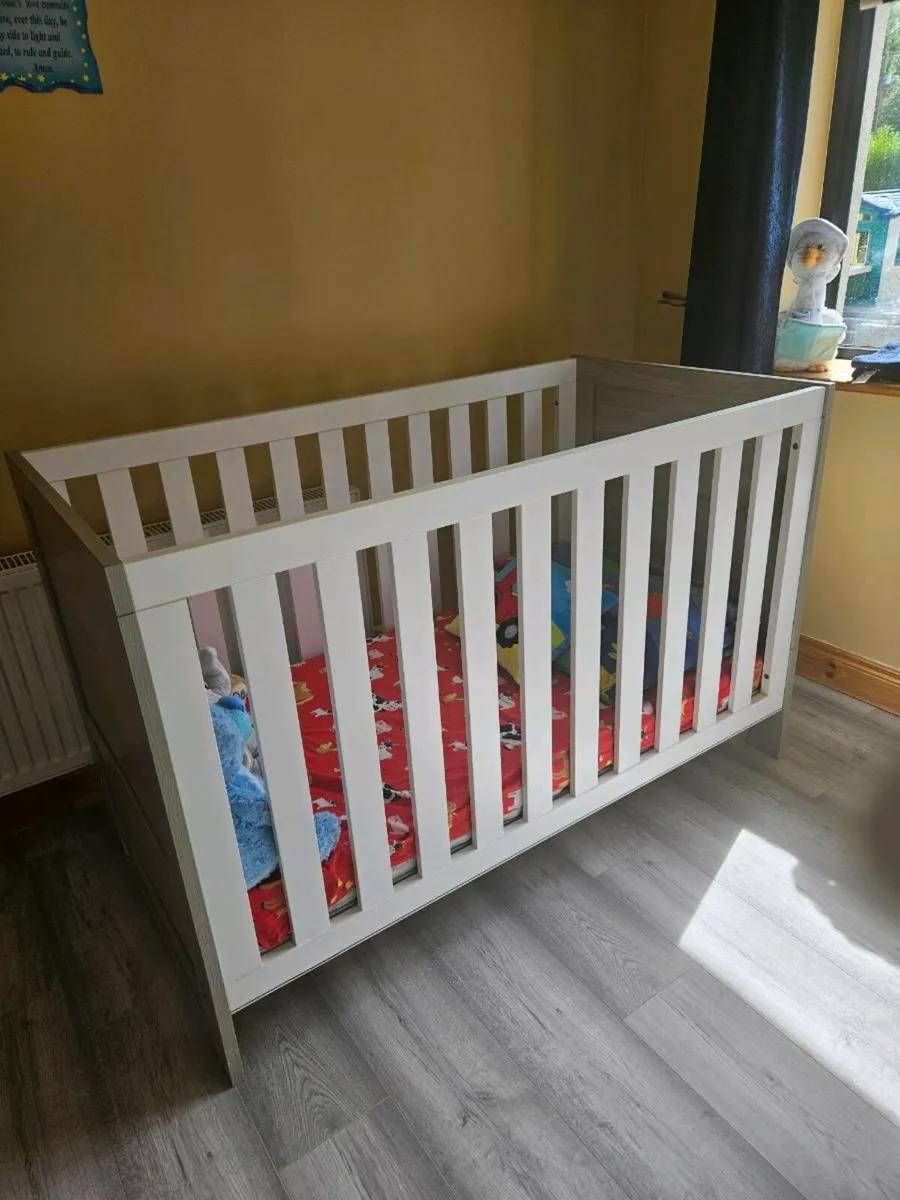 Obaby Nika Cotbed - Image 4