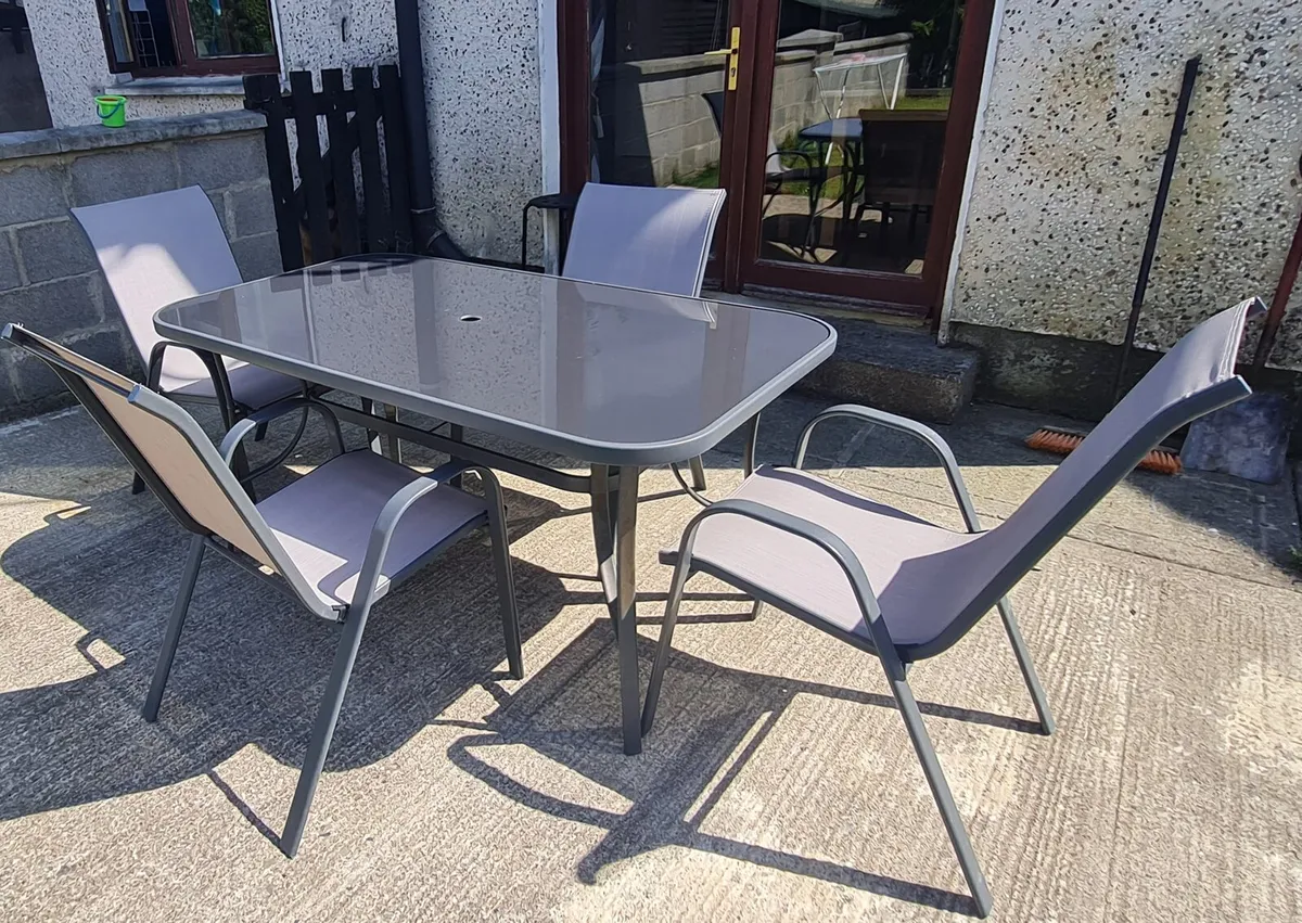 Garden table and 6 chairs - Image 3