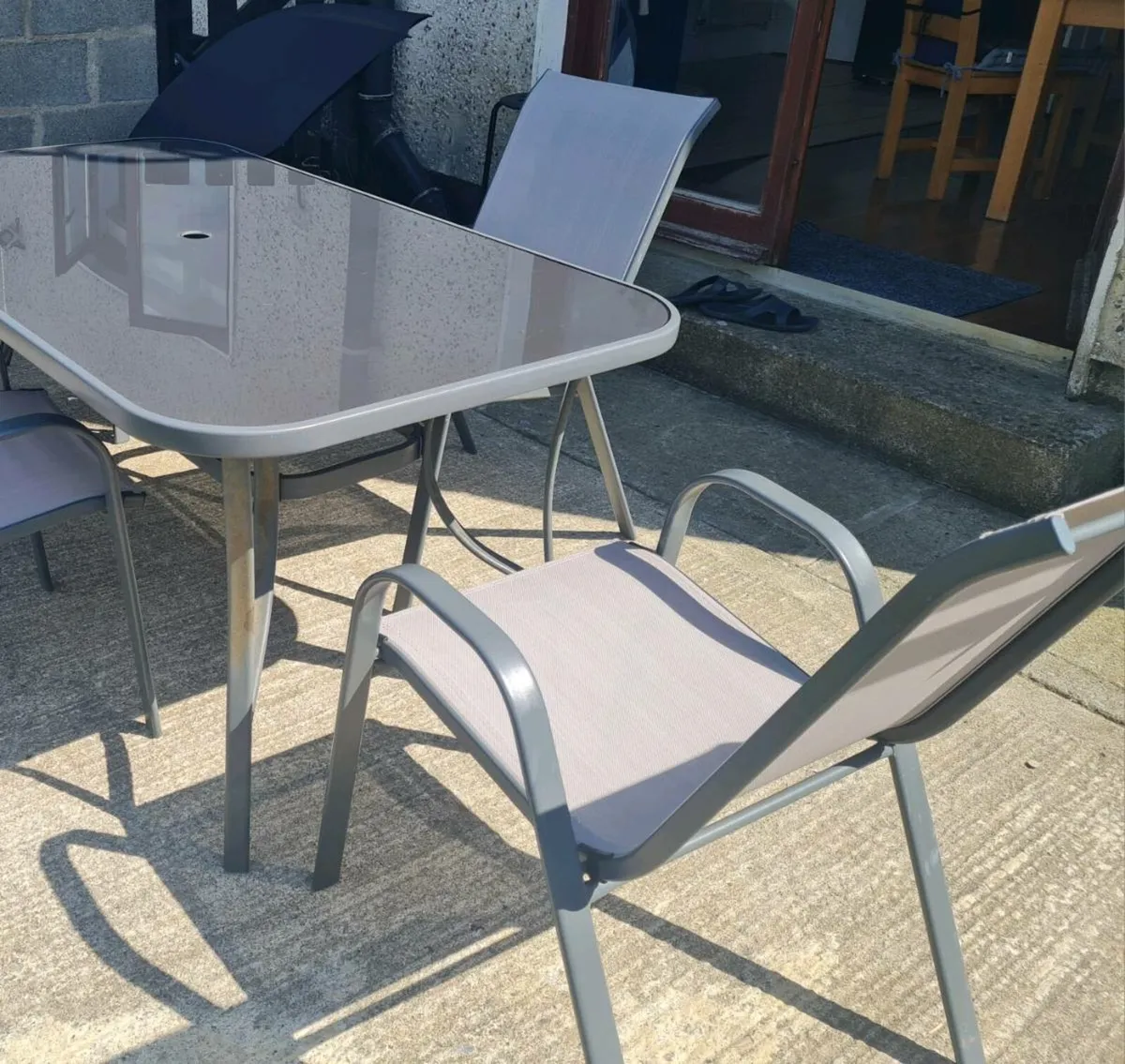 Garden table and 6 chairs - Image 4