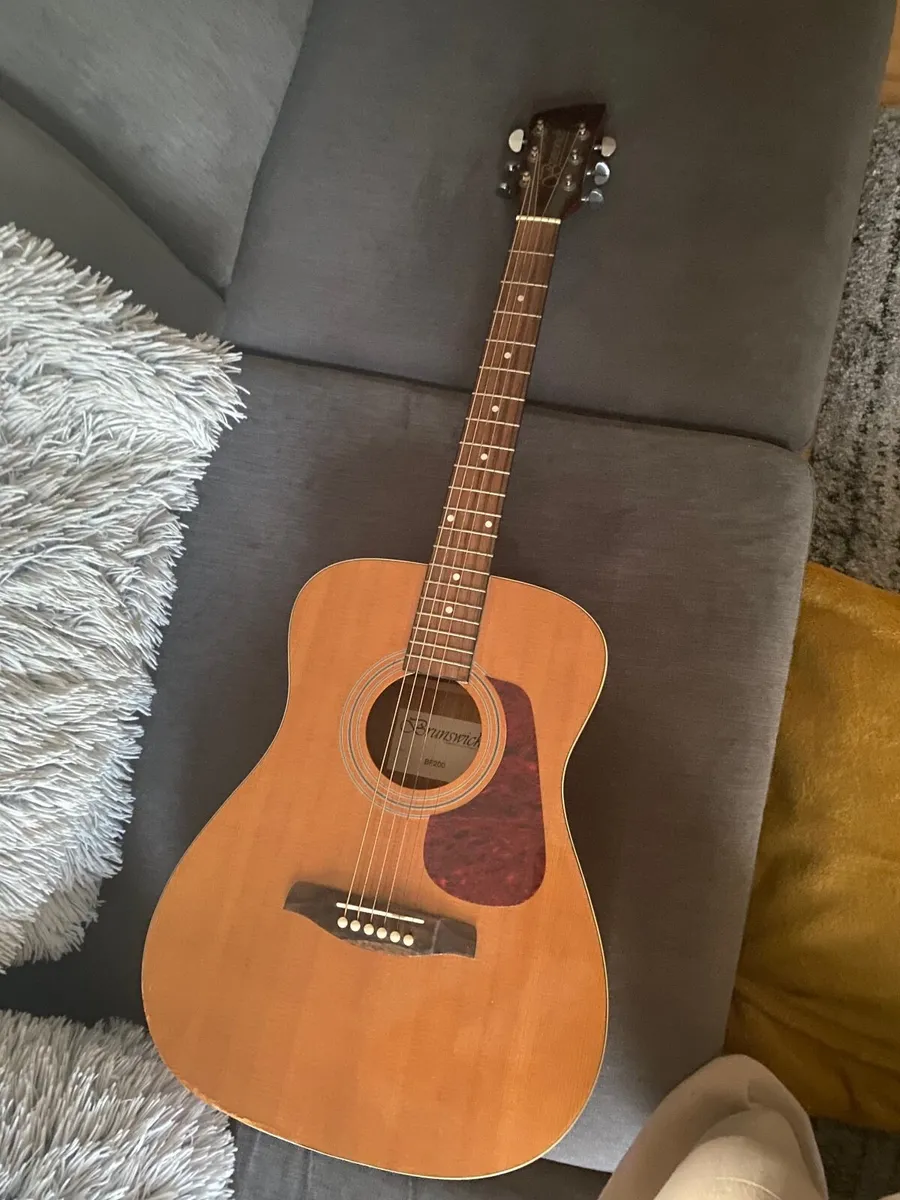 Guitar - Image 3