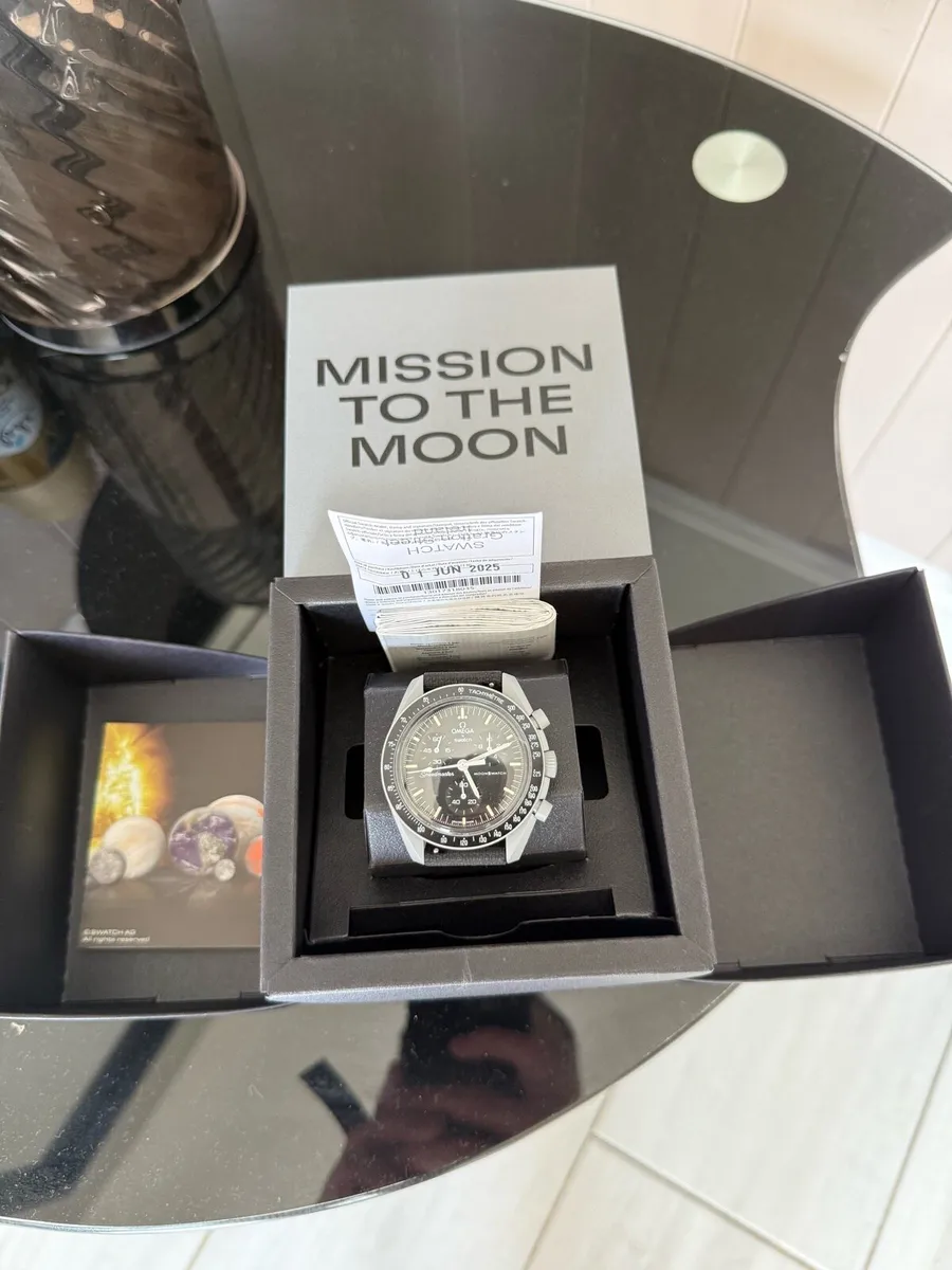 Swatch omega moonwatch mission to the moon - Image 2