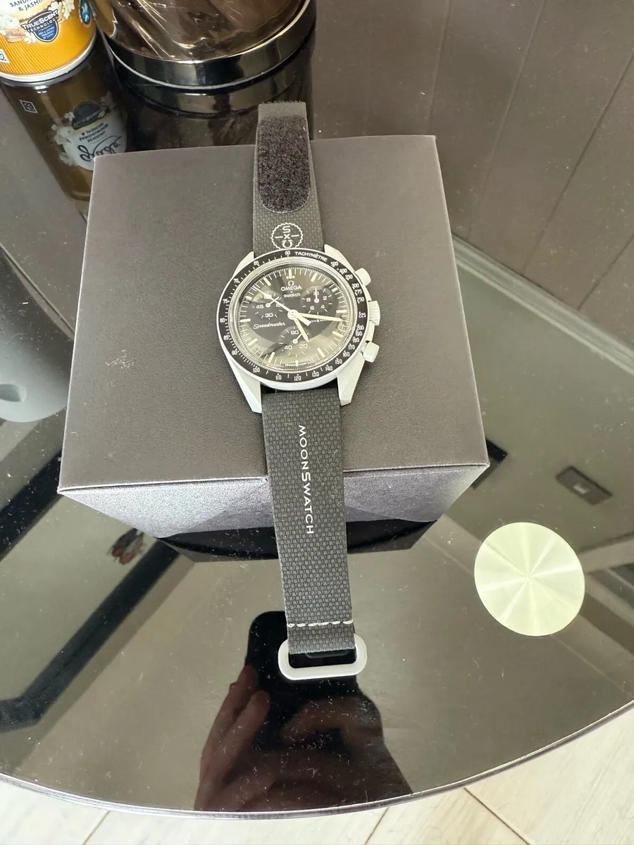 Swatch omega moonwatch mission to the moon - Image 4