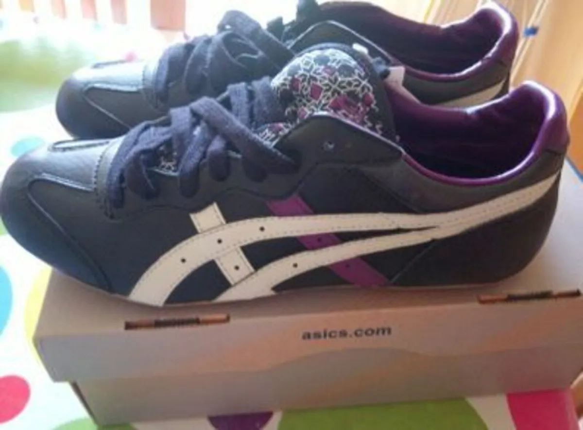 New Asics Ladies Leather Runners - Image 1