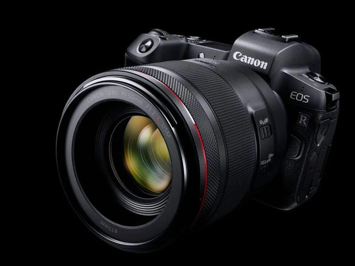Canon EOS R Mirrorless Camera (DS126721) Black/ Used in Excellent Condition - Image 1