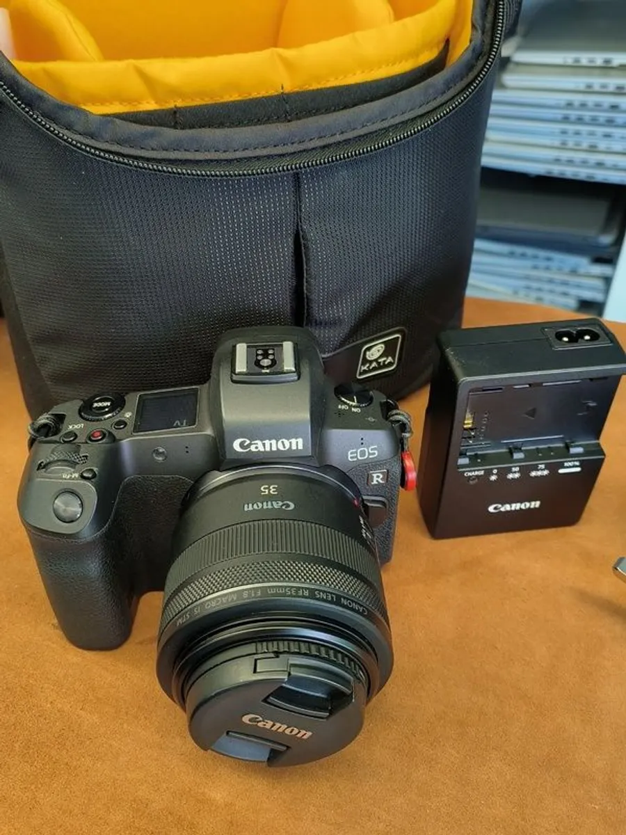 Canon EOS R Mirrorless Camera (DS126721) Black/ Used in Excellent Condition - Image 2
