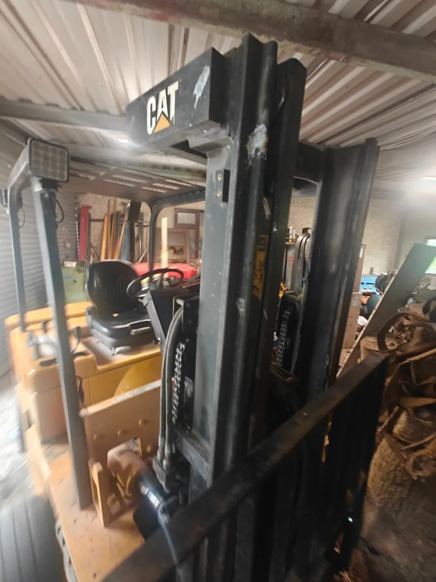 3 Tonne Caterpillar  Forklift VC60D Bonnet - Image 4