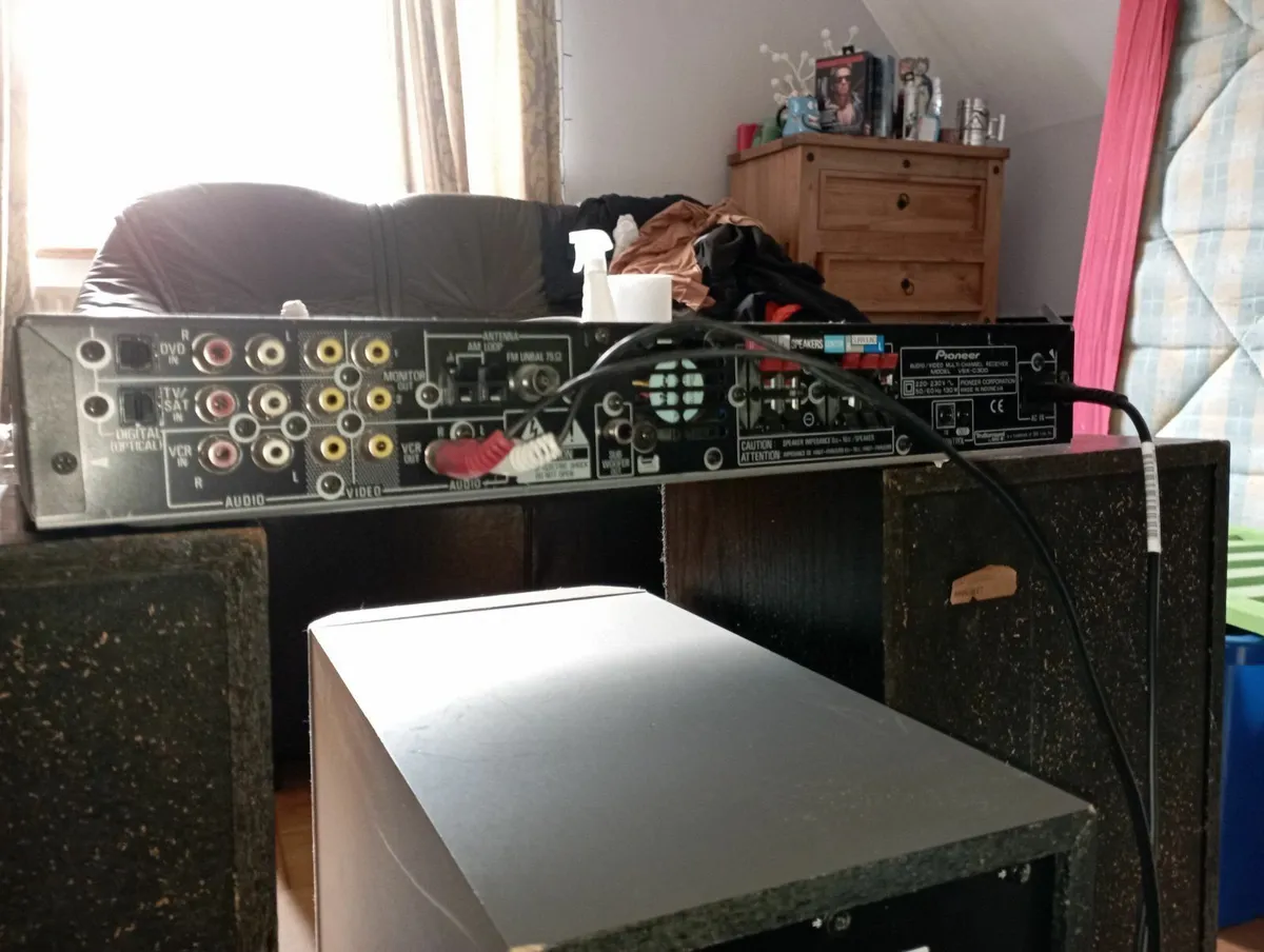 Pioneer stereo system - Image 3
