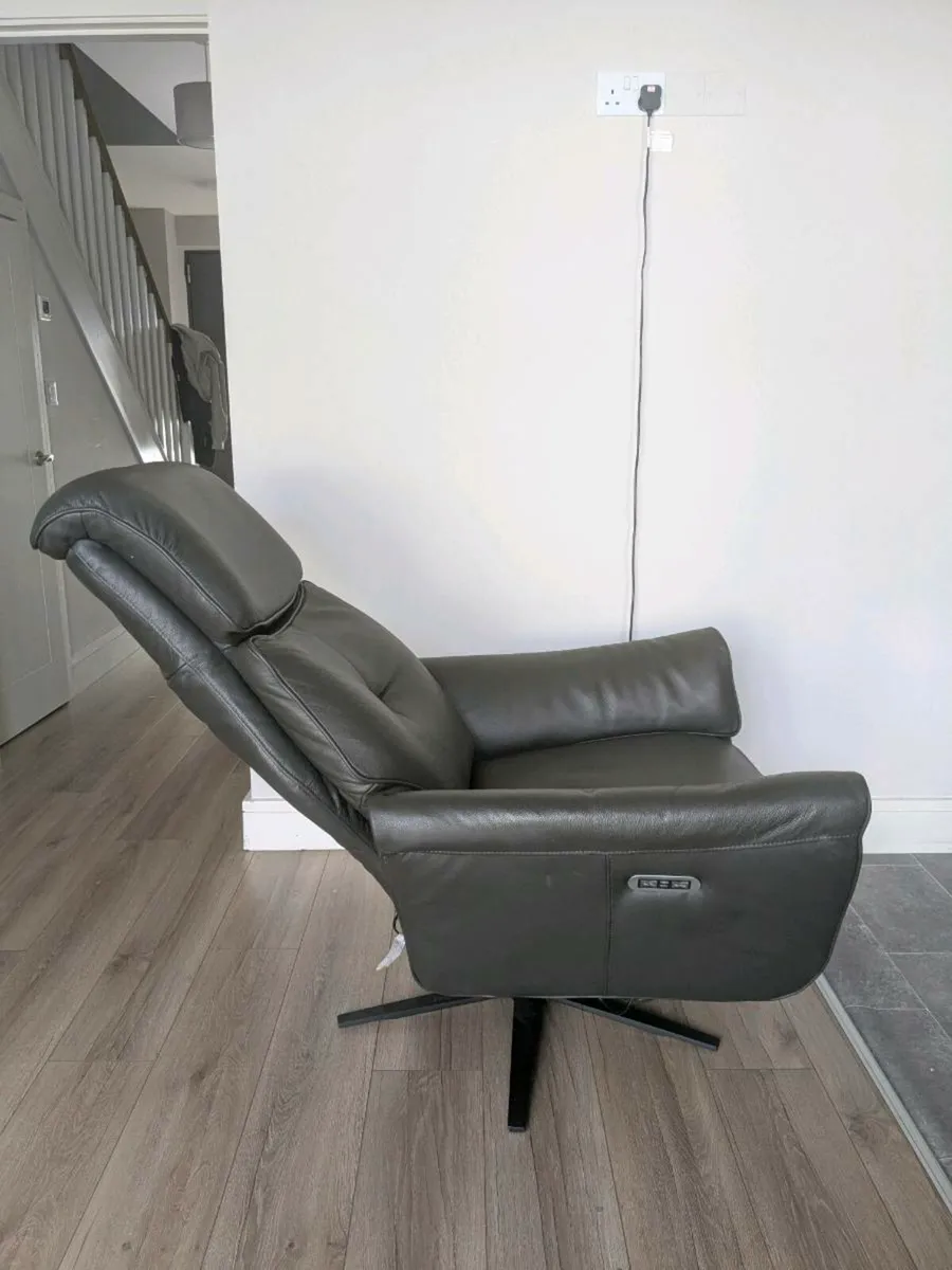 Leather recliner chair - Image 3