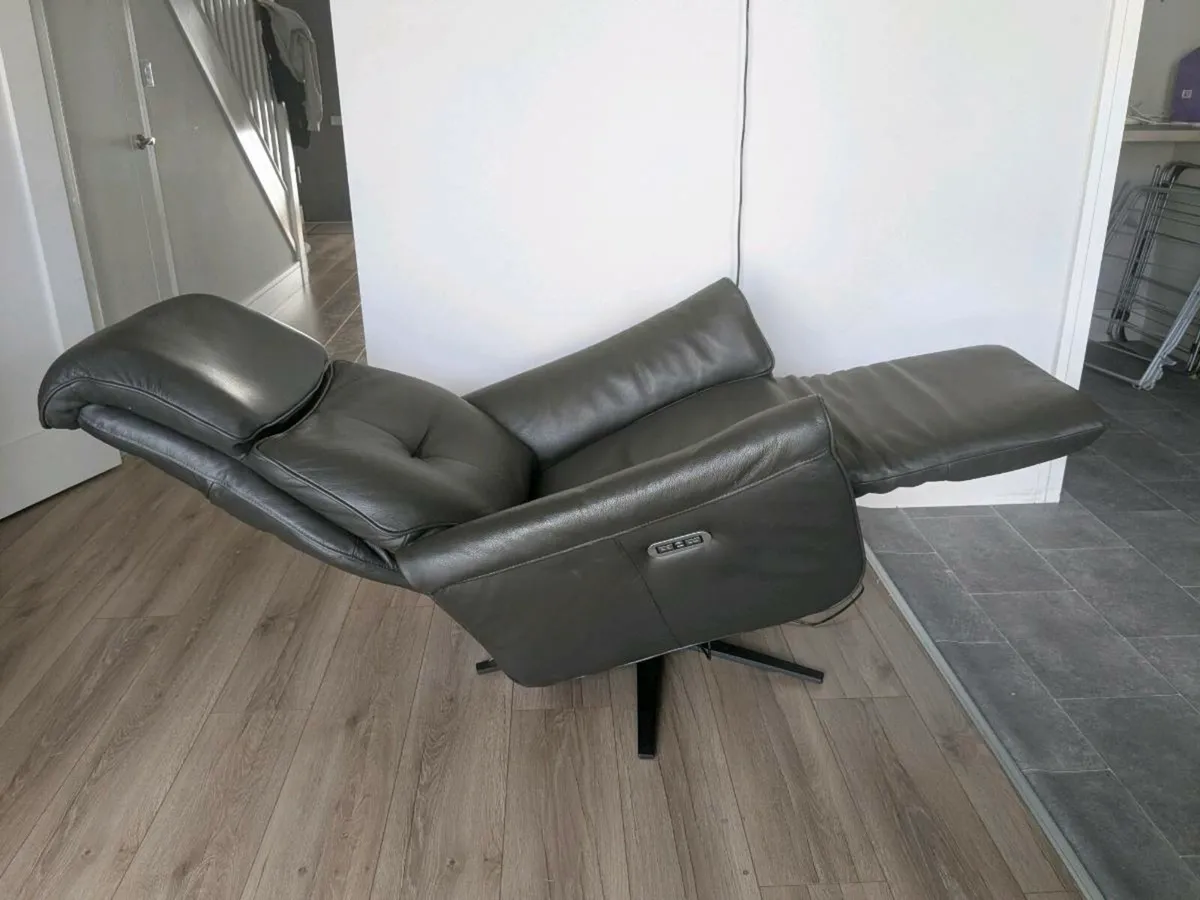 Leather recliner chair - Image 4