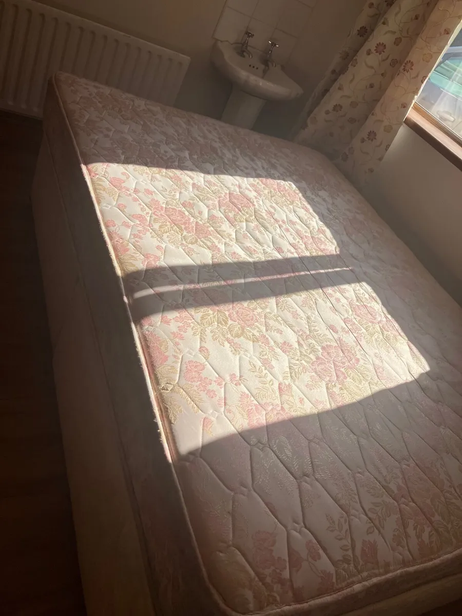 Double bed - Image 3