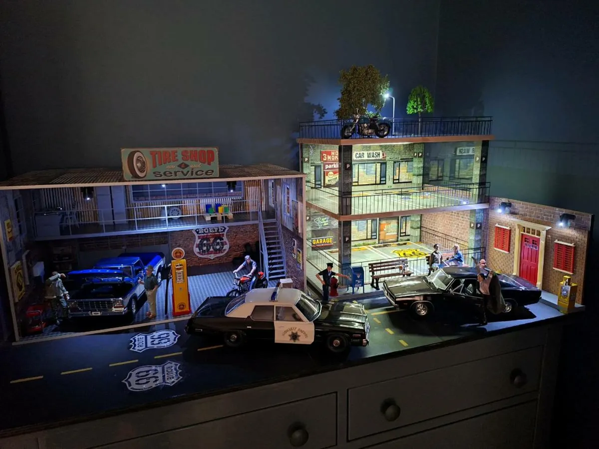 1:18 scale1970s American Diorama - Image 1