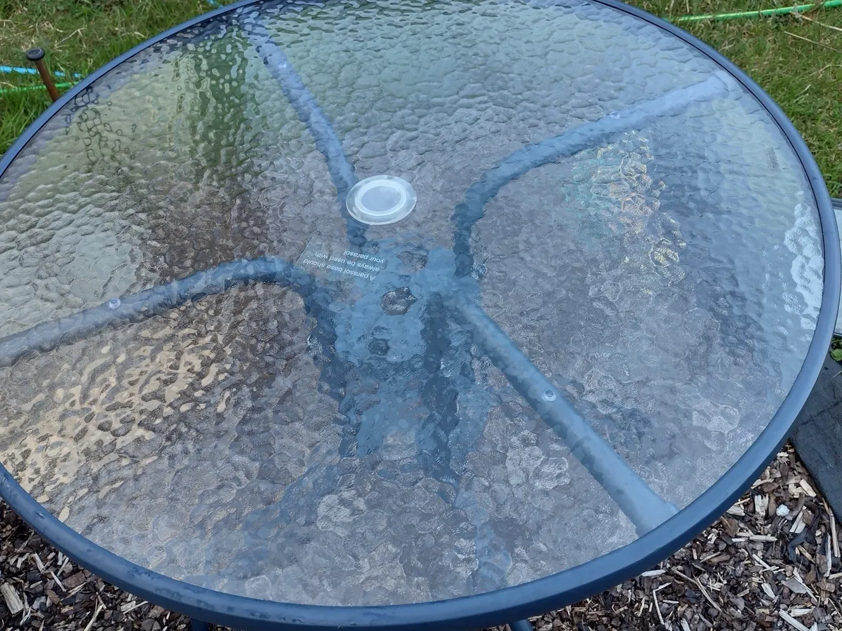 4 seater Garden /Patio table - Image 3