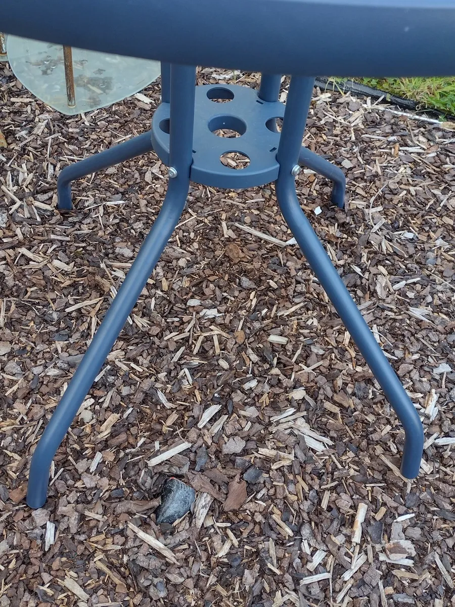 4 seater Garden /Patio table - Image 4
