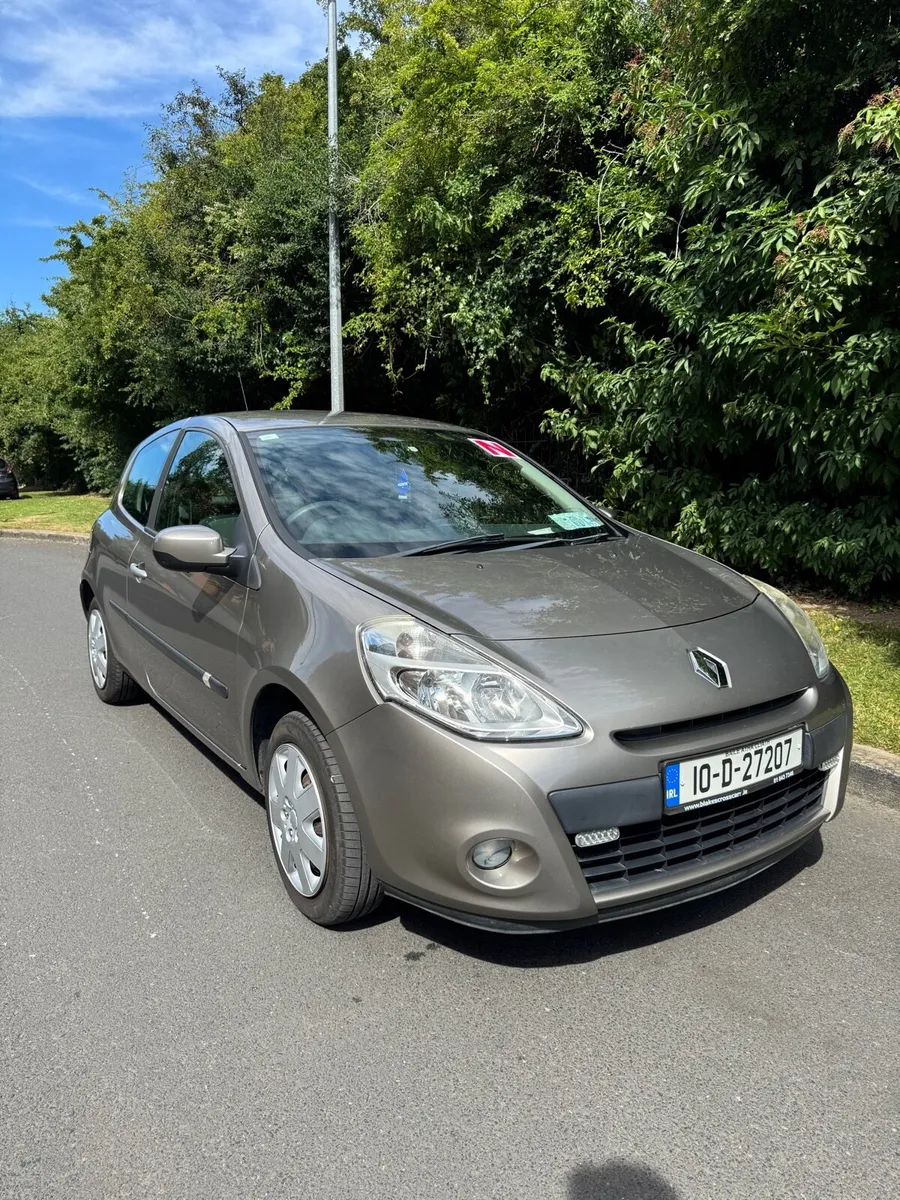 Renault Clio 2010 low km Perfect for Leaners - Image 1