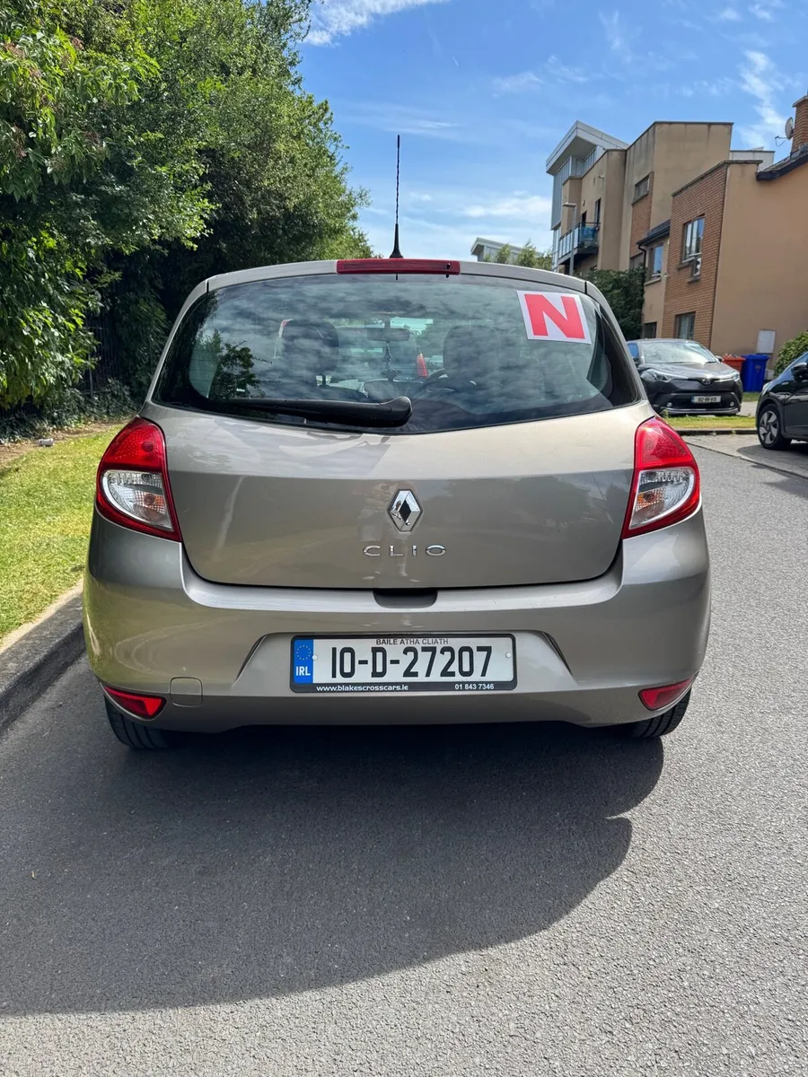 Renault Clio 2010 low km Perfect for Leaners - Image 3