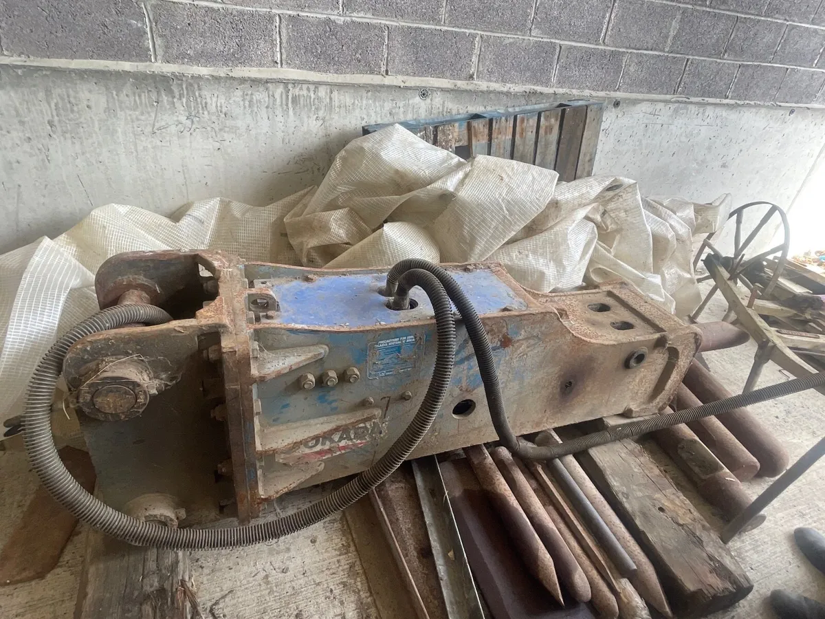 Rock breaker - Image 1