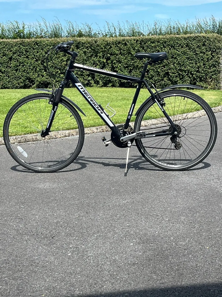Merida Crossway Men’s Bike - Image 1
