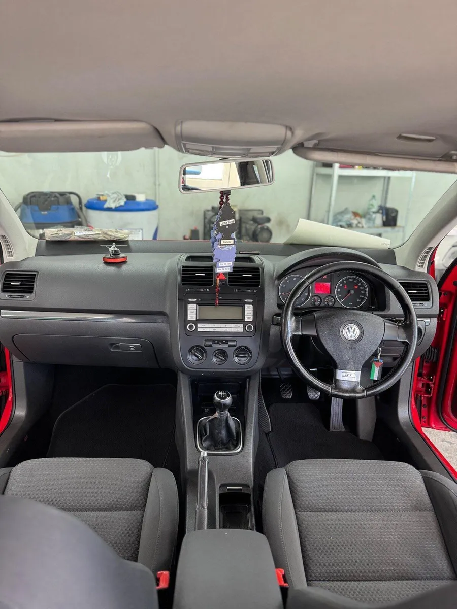 Volkswagen golf - Image 1